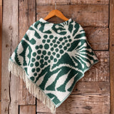 Zaļa toņa īsais/pusgarais aitas vilnas pončo ar baltām bārkstīm