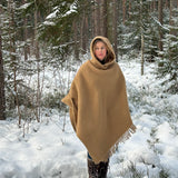 Karameļu brūna toņa garais 100% vilnas pončo ar kapuci un bārkstīm