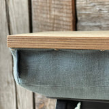 Brokastu paplāte, datora paliktnis, gultas paplāte, dabīgs koks/piparmētru pelēkzaļš spilvens