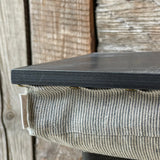 Brokastu paplāte, datora paliktnis, gultas paplāte, melns dēlītis/tumši pelēki sīki svītrains spilvens