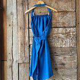 Rudzupuķu zila toņa mīkstināta lina pirts kleita ar sasienamām jostas bantēm