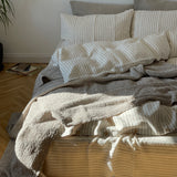 Dabīgi pelēki-balti mistrots lina/kokvilnas vafeļauduma gultas pārklājs, dažādi izmēri