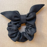 Lina auduma matu gumija - scrunchie - ar dekoratīvu banti Melns tonis