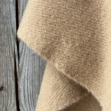 Karameļi brūna toņa indiāņu piegriezuma garais aitas vilnas pončo ar kapuci un bārkstīm