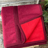 Vīna sārta toņa aitas vilnas lielā divguļamā sega 200x220cm