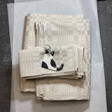 Nekrāsota, dabīgi pelēka toņa lina galdauts dreļļu rakstā, dažādi izmēri