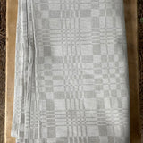 Nekrāsota, dabīgi pelēka toņa lina galdauts dreļļu rakstā, dažādi izmēri