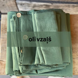 Olīvzaļa toņa mīkstināta 100% lina auduma gultas veļas komplekts- segas pārvalks, 2 spilvendrānas, palags